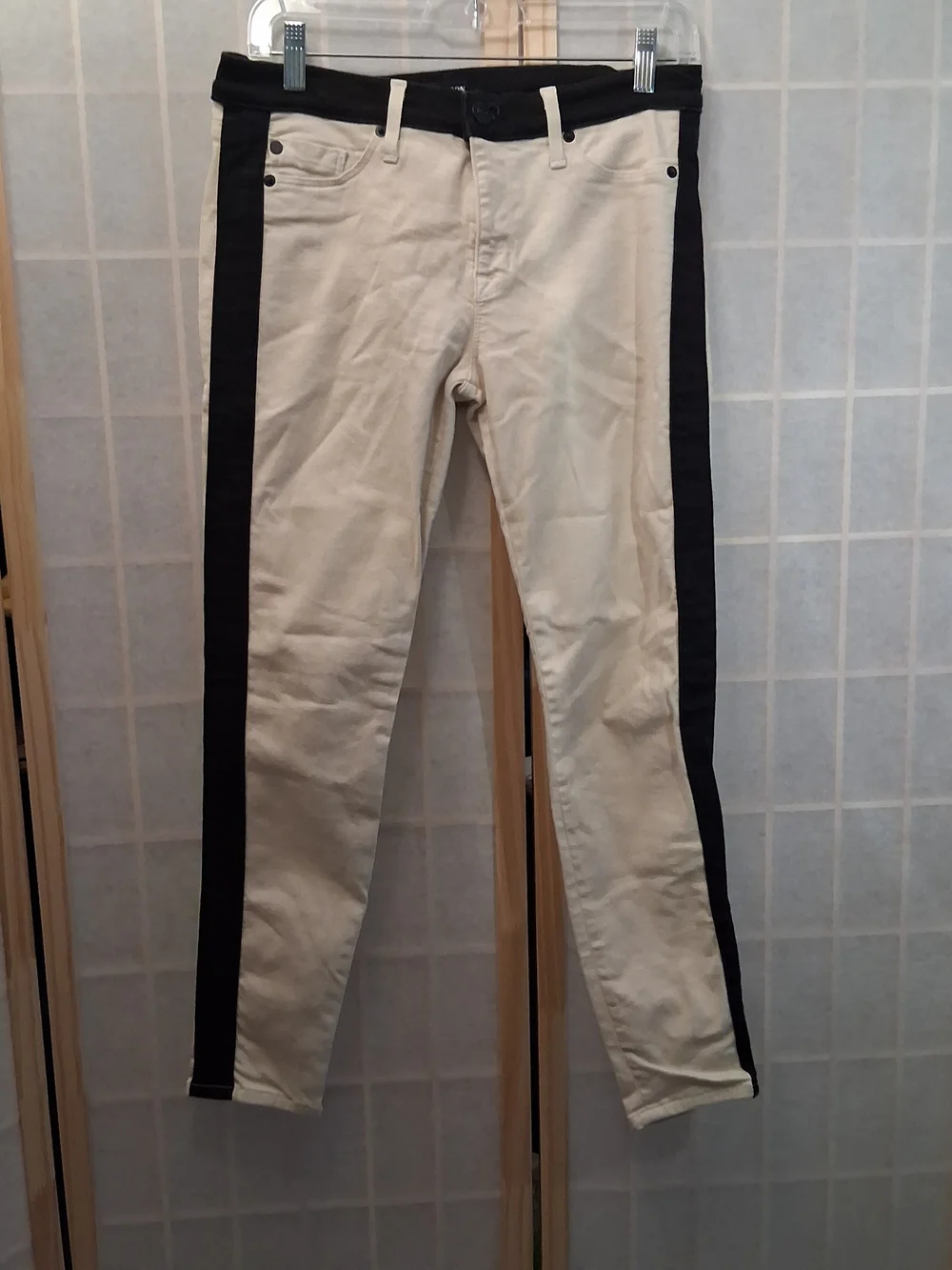 Hudson Jeans Women's Skinny Crop in Cream with Black Side Stripes
